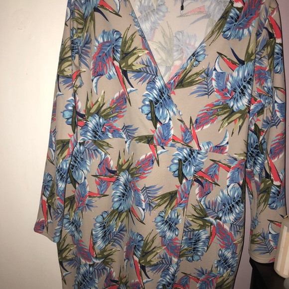 Boohoo Plus Dresses & Skirts - Cute dress 👗 waiting on you